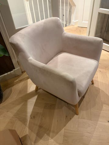 BIJNA GRATIS AF TE HALEN Roze fauteuil