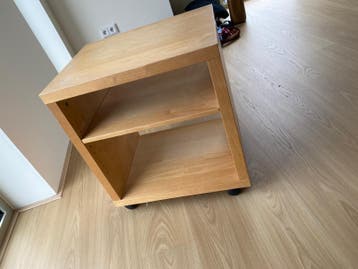 Gratis nachtkastje/bijzettafel van hout