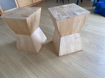 2 Houten krukjes / plantentafeltjes