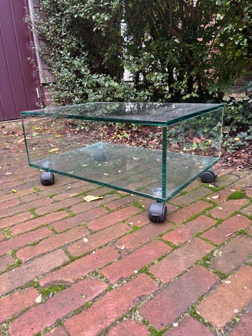 Glazen TV of salontafel op wielen - Modern en functioneel