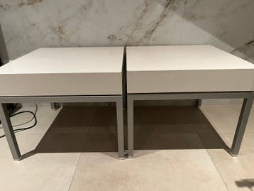 2 bijzettafels 50x50cm (gratis af te halen)