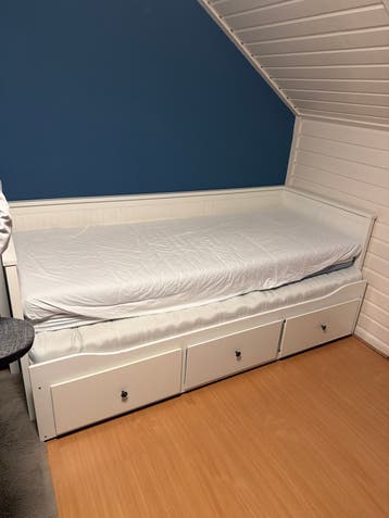 Ikea Wit uitschuifbaar bed met opberglades