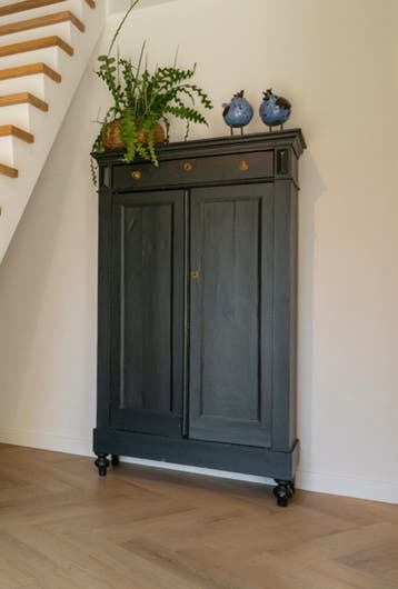 Antieke kast donkergrijs -170x98,5x40 cm GRATIS ACHEL BELGIE