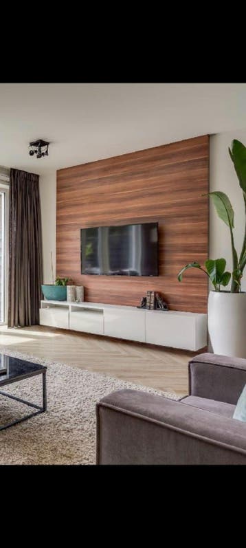 Zwevend wit tv-meubel (IKEA Besta)