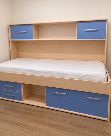 Eenpersoonsbed met opbergruimte