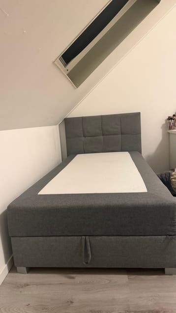 Eenpersoons boxspring met opbergruimte 100x200