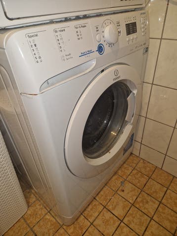 Indesit Wasmachine - Voorlader OUD IJZER!!!!