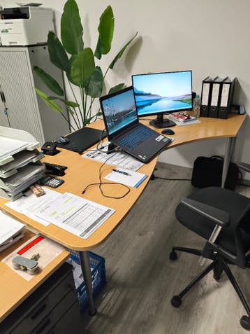 Gratis af te halen mooi bureau