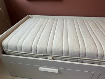 Ikea 1 persoonsbed met 2 lades GRATIS