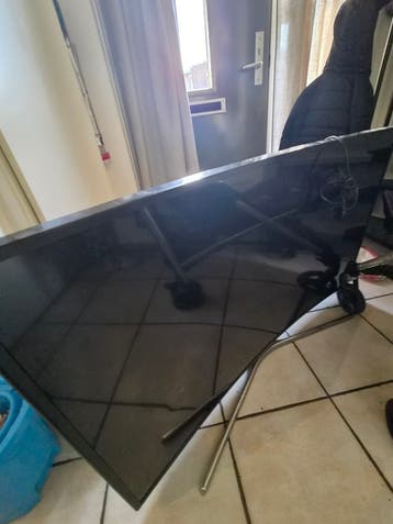 Grote Samsung TV (110 cm breed)