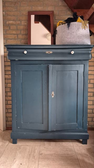 Gratis kastje met planken en lade - 105x43x120 cm