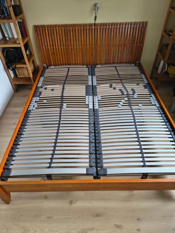 Ikea Ekeberg bed van hout met lattenbodems