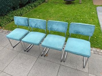 Stoelen gratis op te halen!