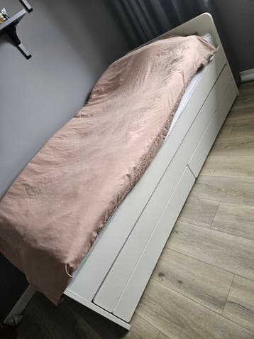 Onderbed en 2 lades van ikea