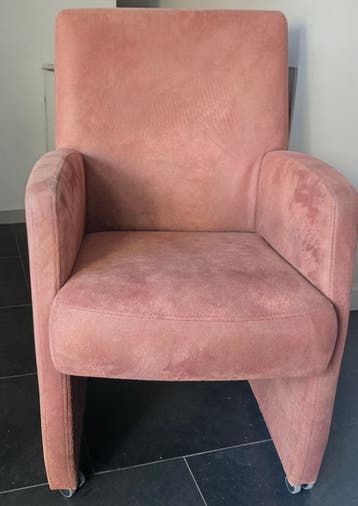GRATIS 2x eetkamerstoelen op wieltjes