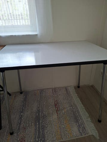 Tafel 70x100 cm, hoogte 75 cm