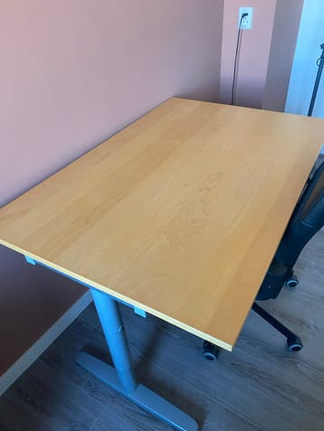 IKEA Bureau - Licht hout met grijs onderstel