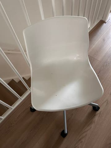Witte bureaustoel gratis