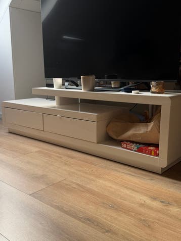 TV-meubel gratis af te halen wegens verhuizing