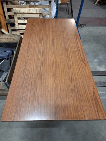 grote stevige tafel 2m bij 1m