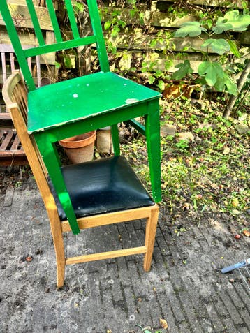 2 eetkamerstoelen gratis ophalen
