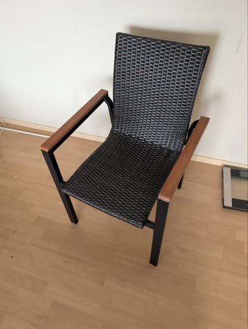 Comfortabele tuinstoel met armleuningen