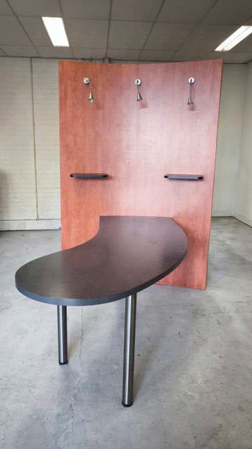 Tafel met achterwand - Gratis afhalen voor 31 oktober