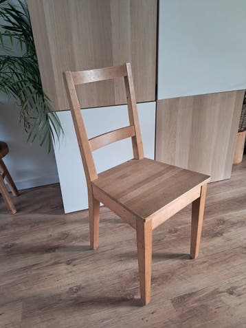 1 houten stoel