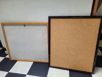 2 lijsten: Zwart (54x63 cm) en Bruin (62x56 cm)