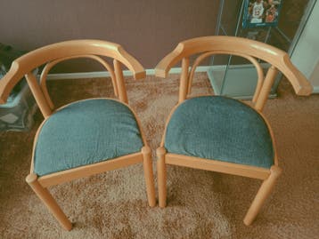 2 houten stoelen gratis ophalen