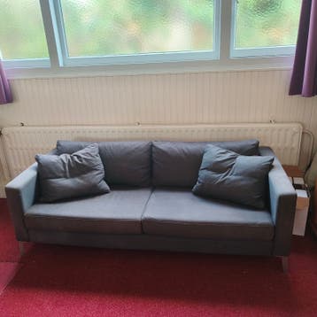 Bank , blauw , in goede staat gratis 2,05 m lengte