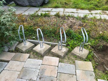 4x Fietsstandaard in betonblok - Gratis af te halen