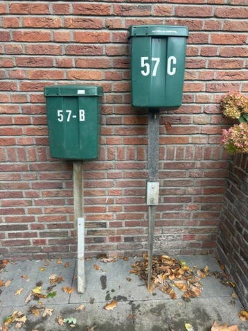 Gratis af te halen 2 groene brievenbussen