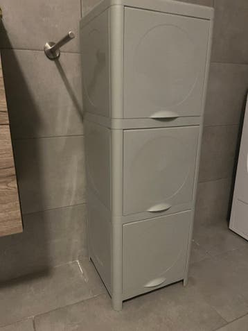 Ikea IVÖSJÖN badkamerkast