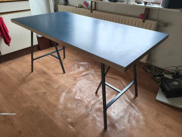 Donkerblauwe tafel (150x80cm)