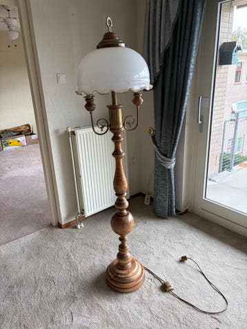 Mooie staande lamp, 180 cm hoog