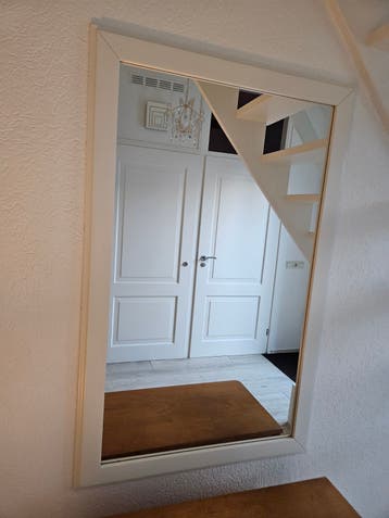 Witte houten spiegel 75-93 cm