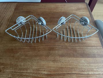 Gratis 2 Hoekmandjes douche met zuignappen