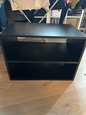 Zwart opbergkastje met twee vakken