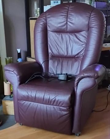 Comfortabele leren relaxfauteuil met sta-op functie