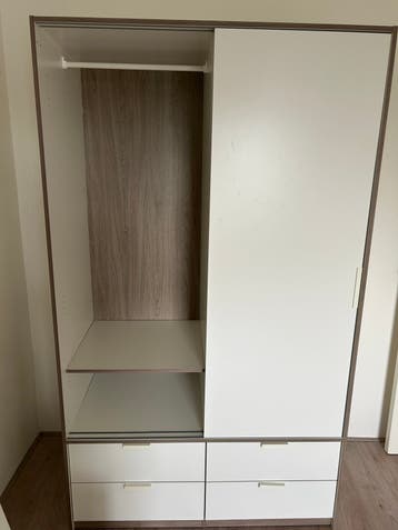 Ikea Kledingkast met schuifdeuren en lades