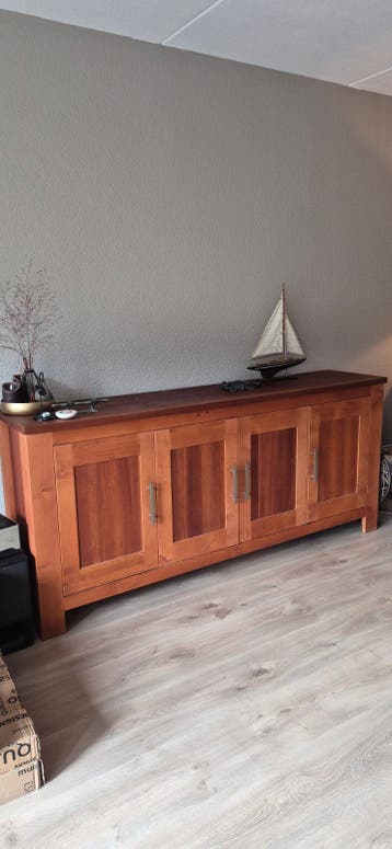 Houten Dressoir  - 203x45x90 cm met gratis eettafel