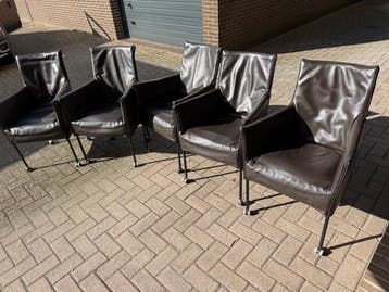 GRATIS 5 lederen designstoelen