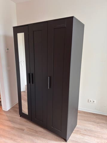 Gratis af te halen: Kledingkast Ikea Brimnes