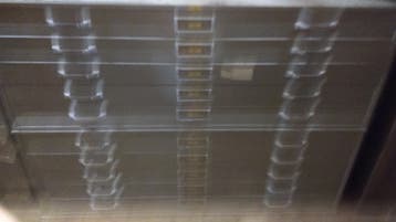 Twee gelijke archiefladekasten (donatie Erve Weusthag)