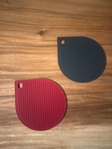 IKEA Onderzetters - Rood en Donkergrijs (magnetic)