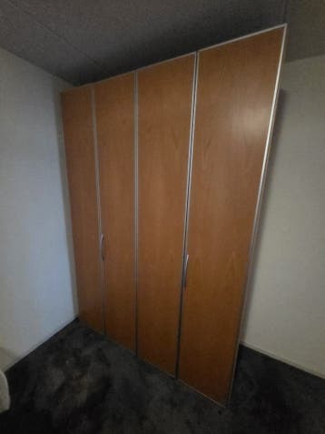 Kledingkast (gratis op te halen)