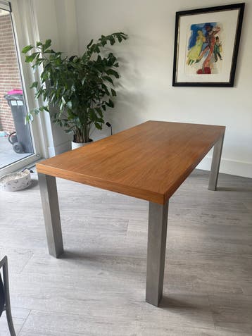 Gratis eettafel 90cm bij 180cm