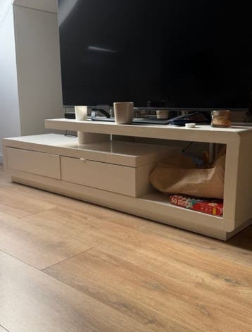 Tv meubel gratis