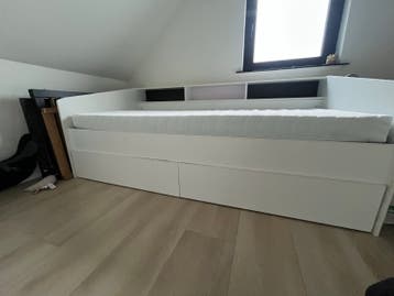 Eenpersoonsbed met lades